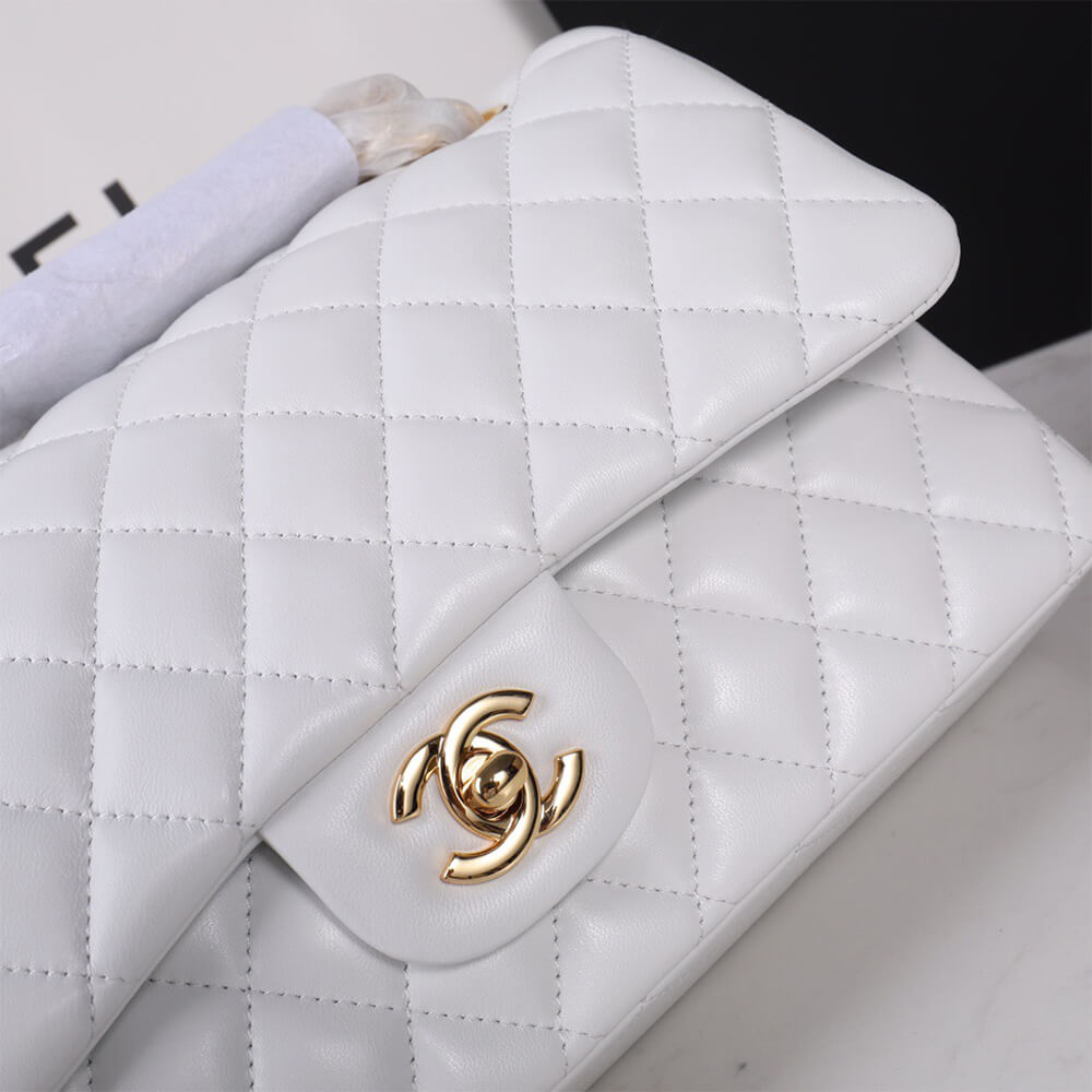 Ch*el classic flap medium