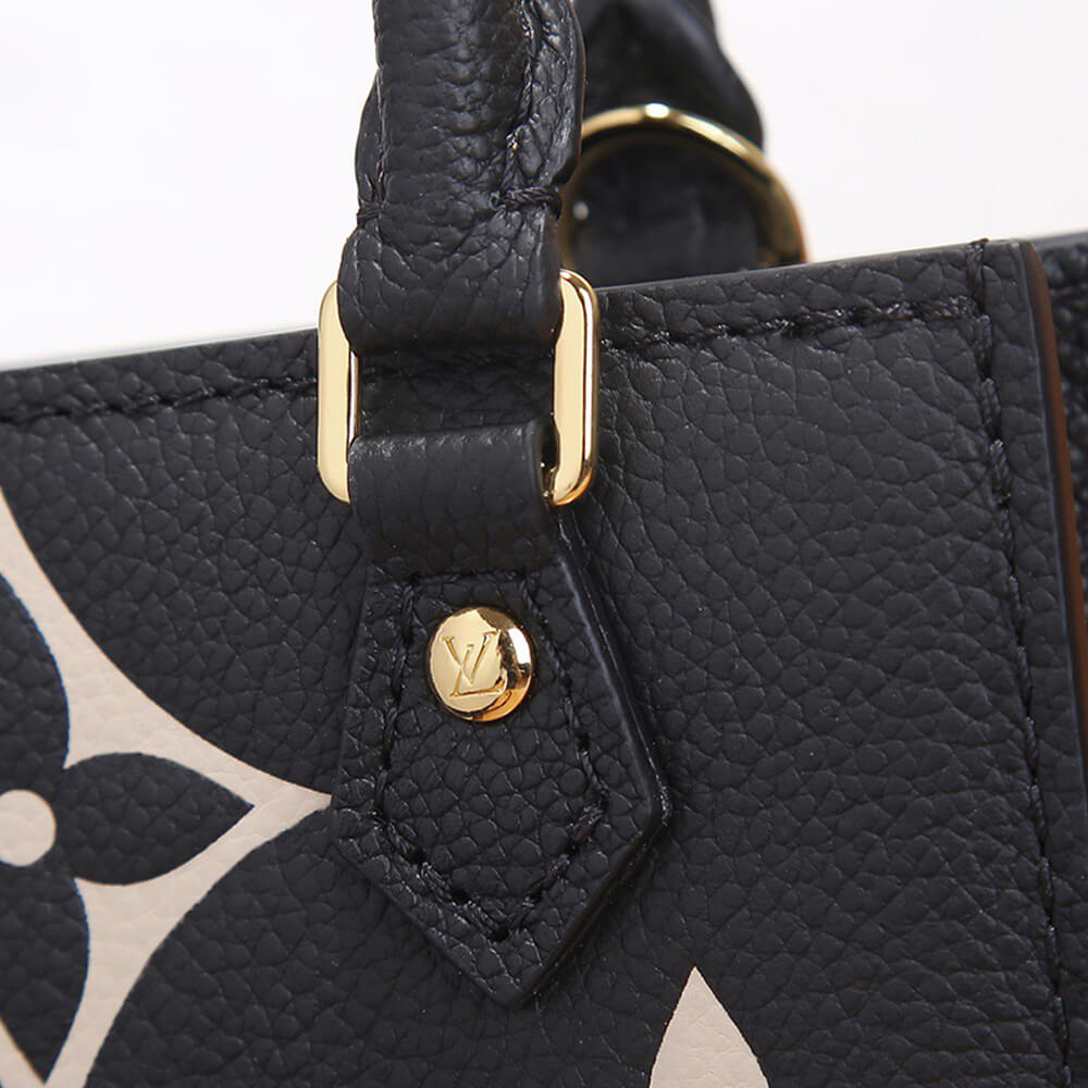 LV PETIT SAC PLAT