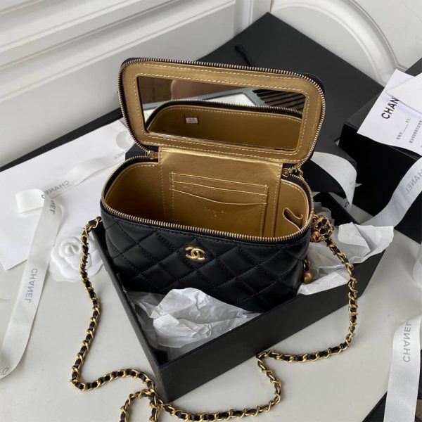 Ch*el vanity with chain